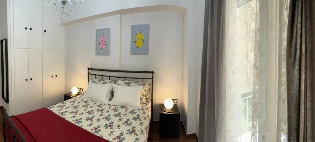 Como La Flor, Gizi Attikis-1